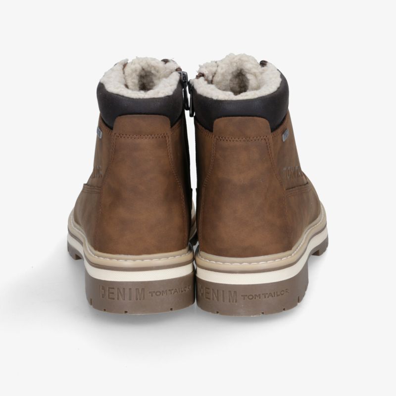 Warmer robuster Winterstiefel mit weicher Innenfütterung und rutschfester Sohle, Rückansicht in braun