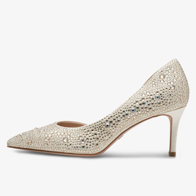 Eleganter spitzer Schuh mit mittelhohem Absatz und funkelnder Verzierung, modisch und bequem