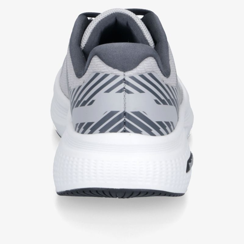 Sportlicher Schuh in Weiß und Grau mit rutschfester Sohle und modernem Design aus der Rückansicht.
