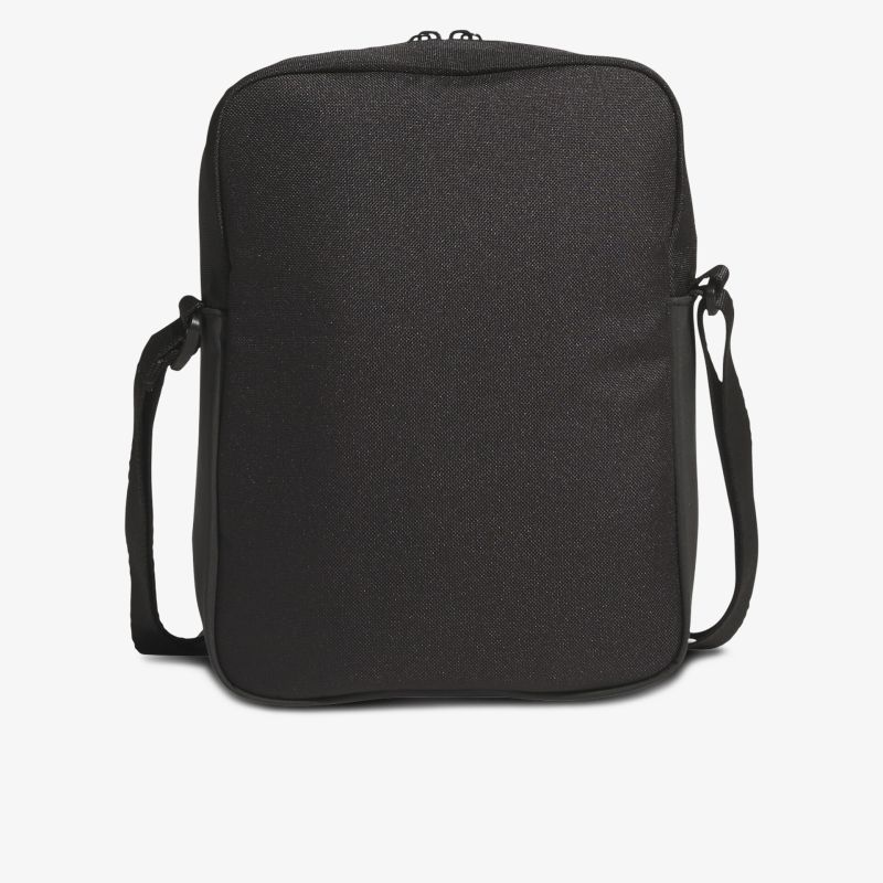Schlichte schwarze Umhängetasche mit verstellbarem Schulterriemen und geradlinigem Design, praktisch und robust