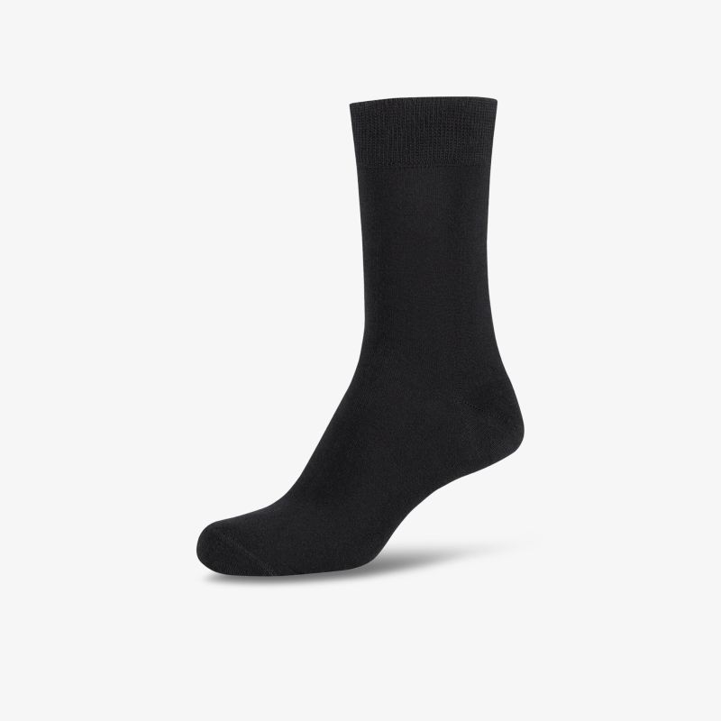 Klassische schwarze Socken, atmungsaktiv und bequem, ideal für jeden Anlass.