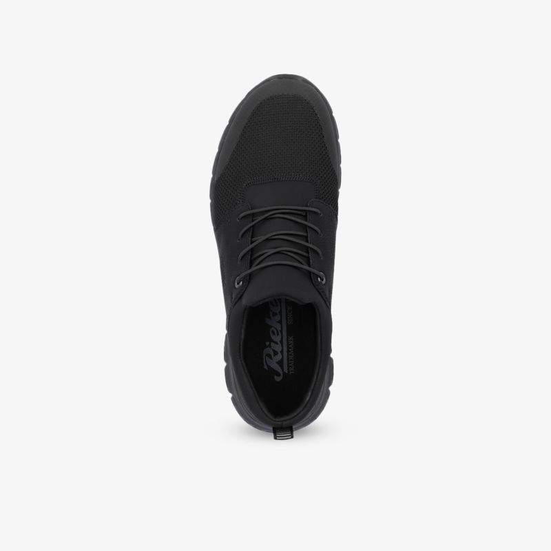 Schwarzer Sneaker in Draufsicht mit schnürung, modernem Design und komfortablem Obermaterial für vielseitigen Einsatz