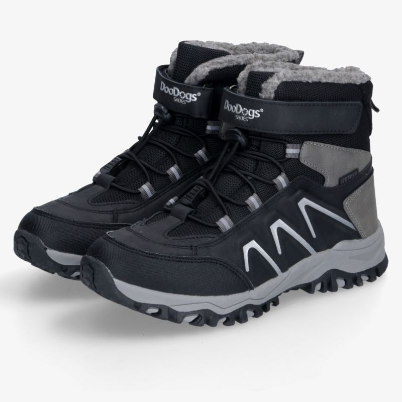 Robuste Winterstiefel mit warmem Futter und rutschfester Sohle, ideal für Outdoor-Aktivitäten.