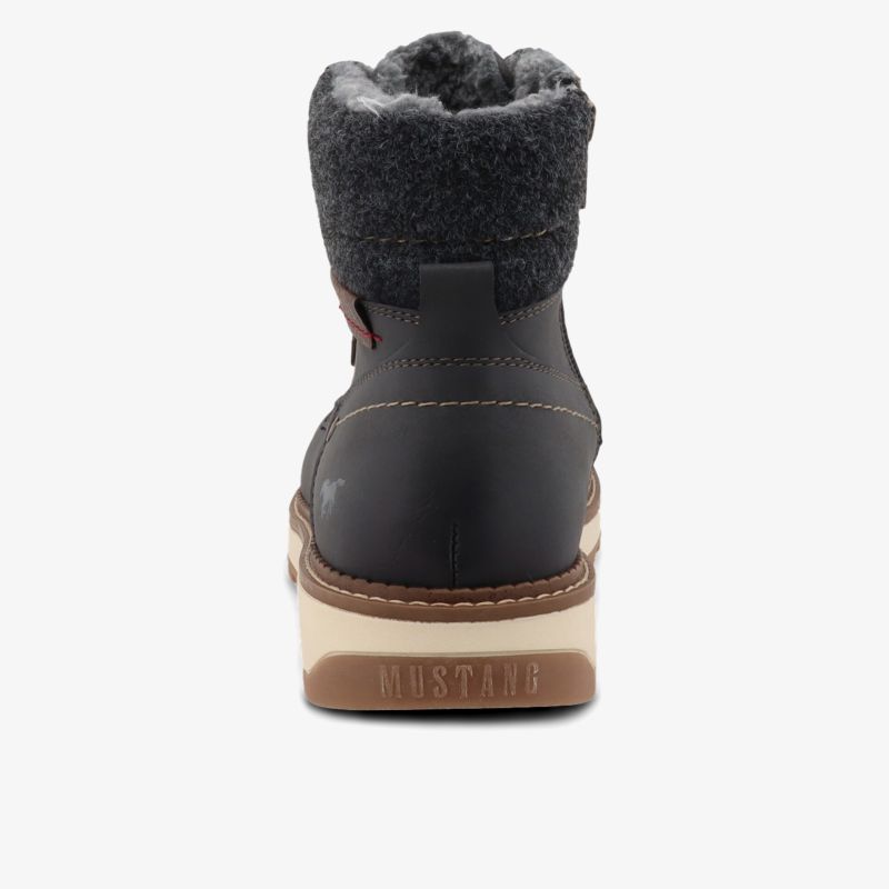 Robuster Winterstiefel mit warmem Schaft und rutschfester Sohle, Rückansicht klar sichtbar