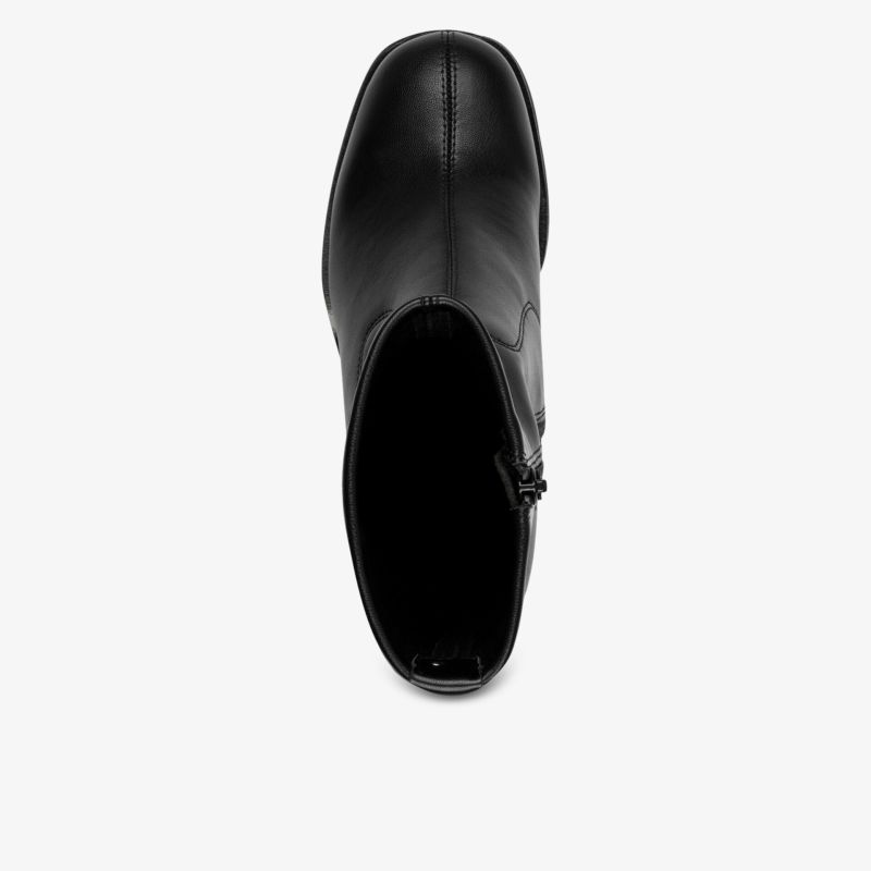 Eleganter schwarzer Lederstiefel mit glatter Oberfläche und praktischem Reißverschluss, Draufsicht