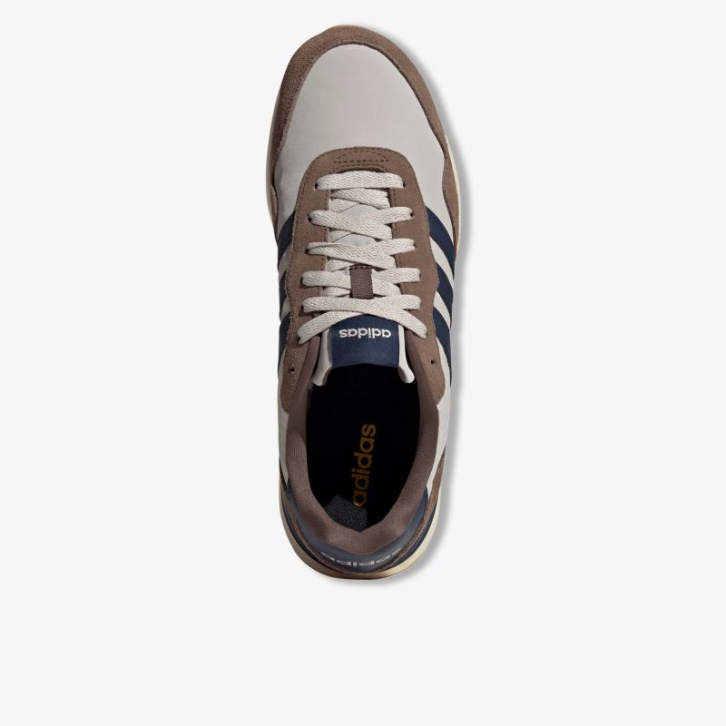 Bequemer Sneaker mit atmungsaktivem Obermaterial und gepolsterter Innensohle in modernem sportlichen Design