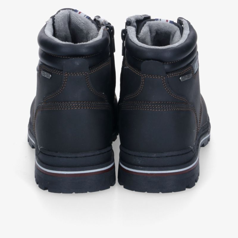 Hochwertige, robuste schwarze Stiefel mit isolierter Innenpolsterung für optimalen Komfort und Halt.