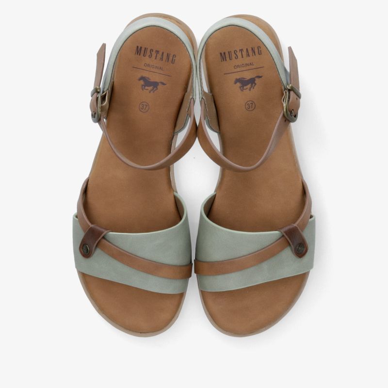 Bequemes Paar Ledersandalen mit verstellbaren Riemen, offenem Zehendesign und geschmeidiger Ledersohle