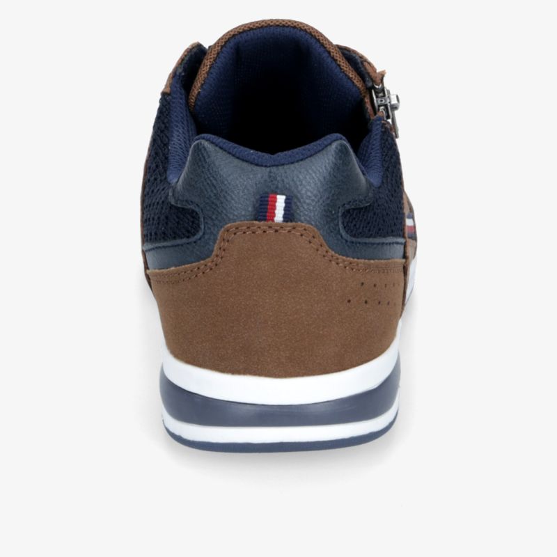Moderner Sneaker in Braun und Blau, bequeme Passform, ideal für sportliche Aktivitäten und tägliches Tragen.