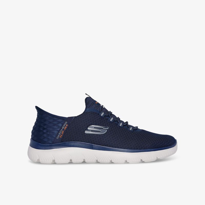 Moderner leichter Sneaker mit atmungsaktivem Material und flexibler Sohle in seitlicher Ansicht
