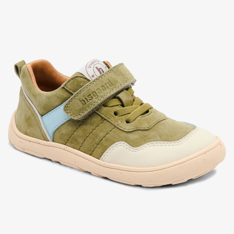 Stylischer und bequemer Kinderschuh mit Klettverschluss und rutschfester Sohle in Olivgrün