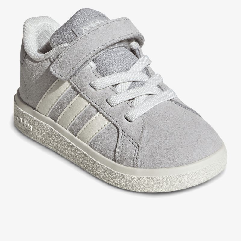 Moderner, komfortabler Sneaker mit praktischem Klettverschluss und robustem Design für den Alltag