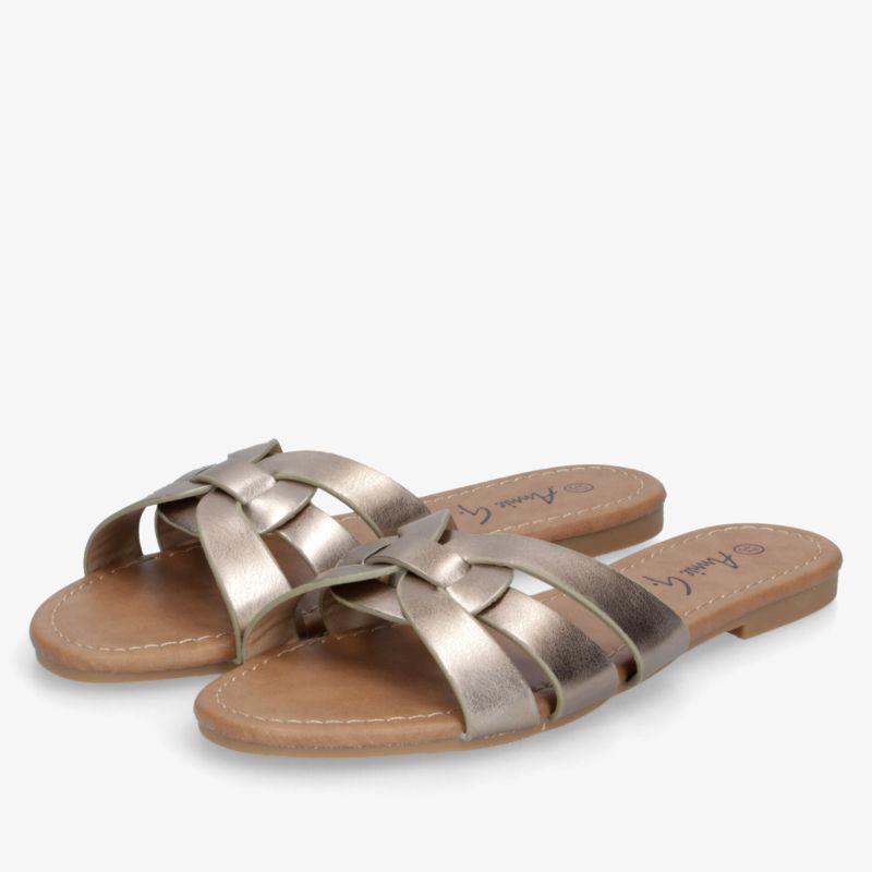 Elegante Ledersandalen mit flacher Sohle, offenem Design und angenehm weicher Oberfläche, ideal für den Sommer