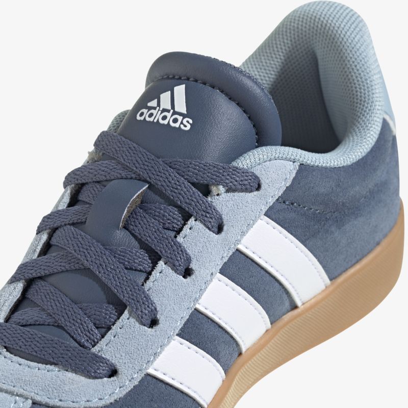 Adidas Sneaker mit komfortabler Passform, atmungsaktiven Materialien und strapazierfähiger Gummisohle in blau weiß