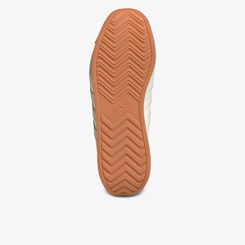 Rutschfeste und langlebige Schuhsohle mit tiefem Profil für optimalen Halt auf verschiedenen Untergründen