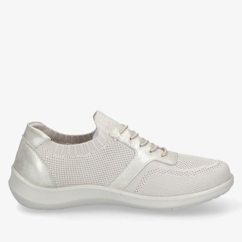 Leichter Sneaker mit atmungsaktivem Textil, flexible Sohle, elastischem Einstieg und sportlich modernem Design