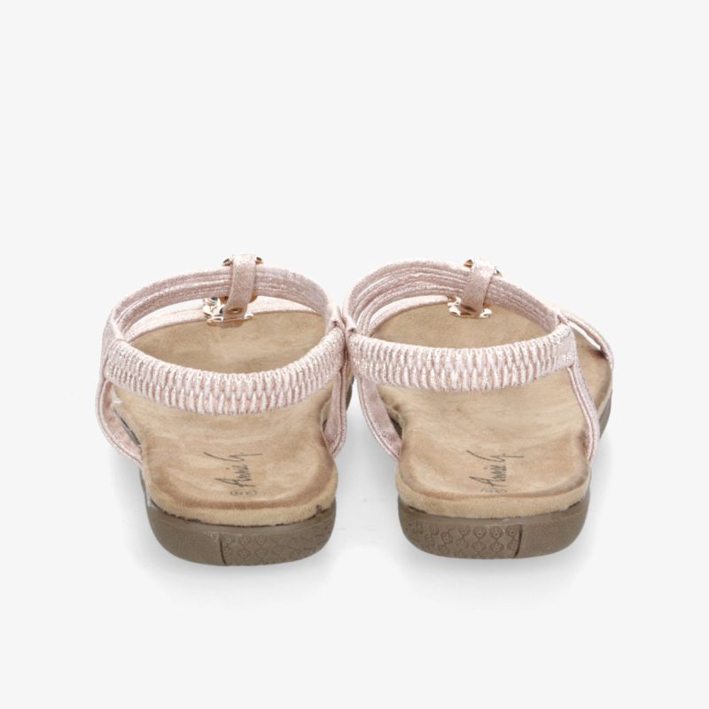 Bequeme Sandalen mit verstellbaren Riemen und weichem Fußbett, ideal für angenehmen Tragekomfort