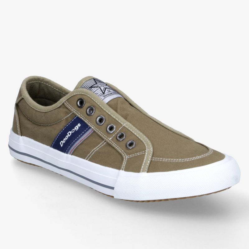 leichter beiger Canvas Sneaker mit rutschfester weißer Gummisohle und sportlichem Design seitlich aufgenommen