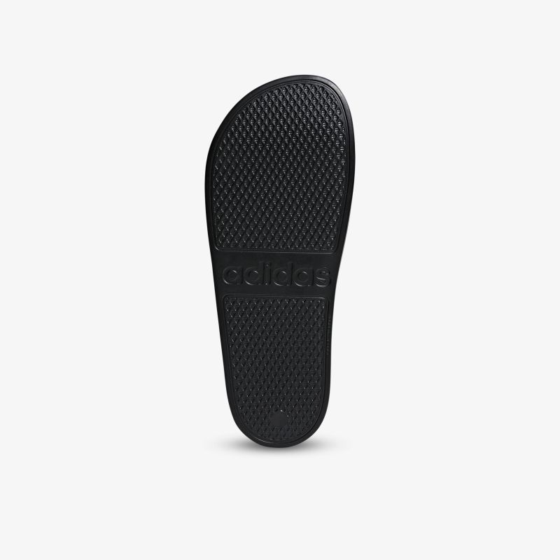 Robuste schwarze Schuhsohle mit griffigem Profil für optimalen Halt und hohe Strapazierfähigkeit