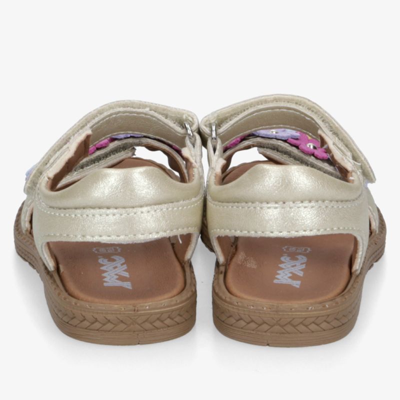 Rückansicht von bequemen Kinder-Sandalen mit verstellbarem Klettverschluss und offener Ferse