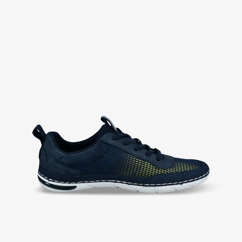 Schwarzer leichter Sportschuh mit atmungsaktivem Material und flexibler Sohle, seitliche klare Ansicht