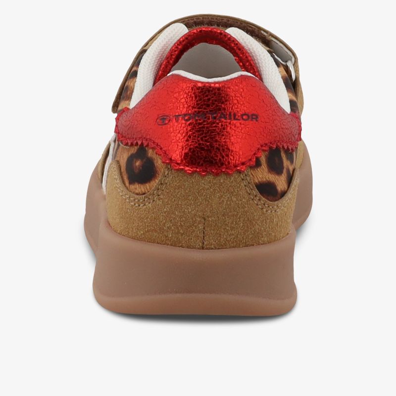 Sportlicher Schuh mit rotem Glanz und Leopardenmuster an der Ferse für modischen Komfort und auffälliges Design