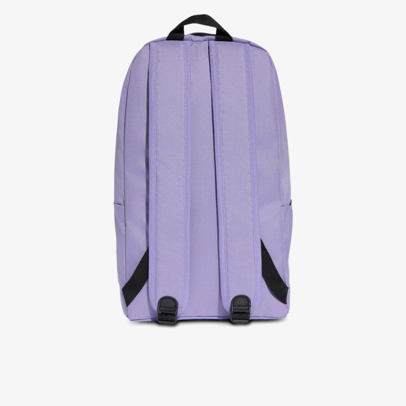 Kompakter lila Rucksack mit schlichtem und robustem Design, ideal für den Alltag und bequem zu tragen