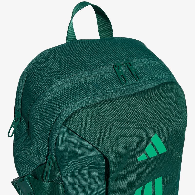 Grüner Rucksack aus robustem Material mit mehreren Fächern und praktischem Tragegriff, ideal für den Alltag
