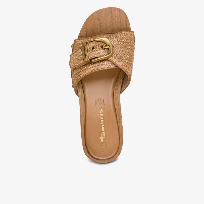 Bequeme Sandale mit geflochtenem Riemen und dekorativer Schnalle in natürlicher Farbe, ideal für den Sommer