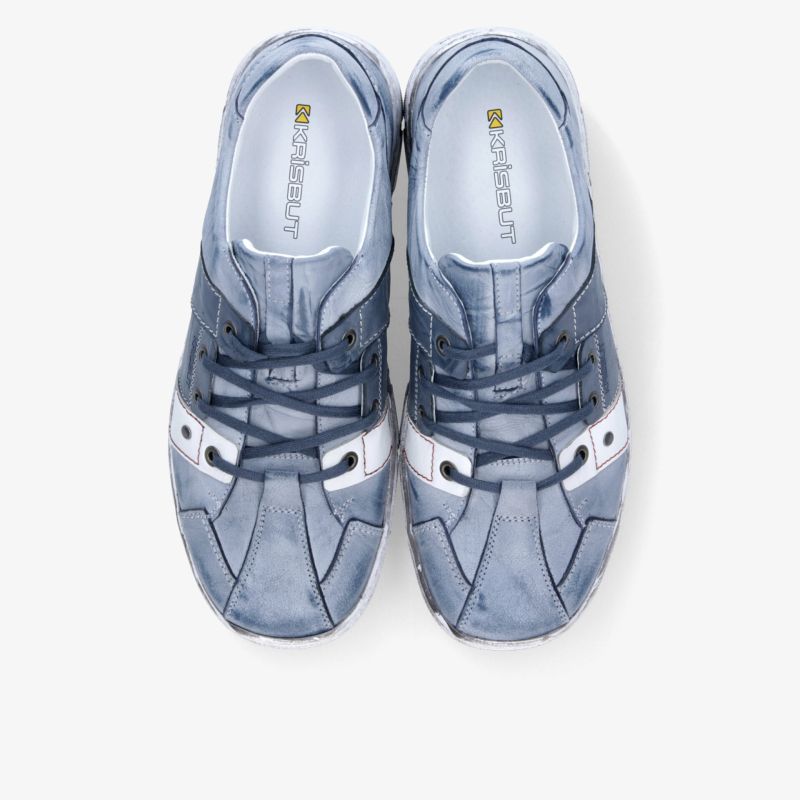 Bequeme und stylische blaue Sportschuhe aus hochwertigem Material mit praktischen Schnürsenkeln, Draufsicht