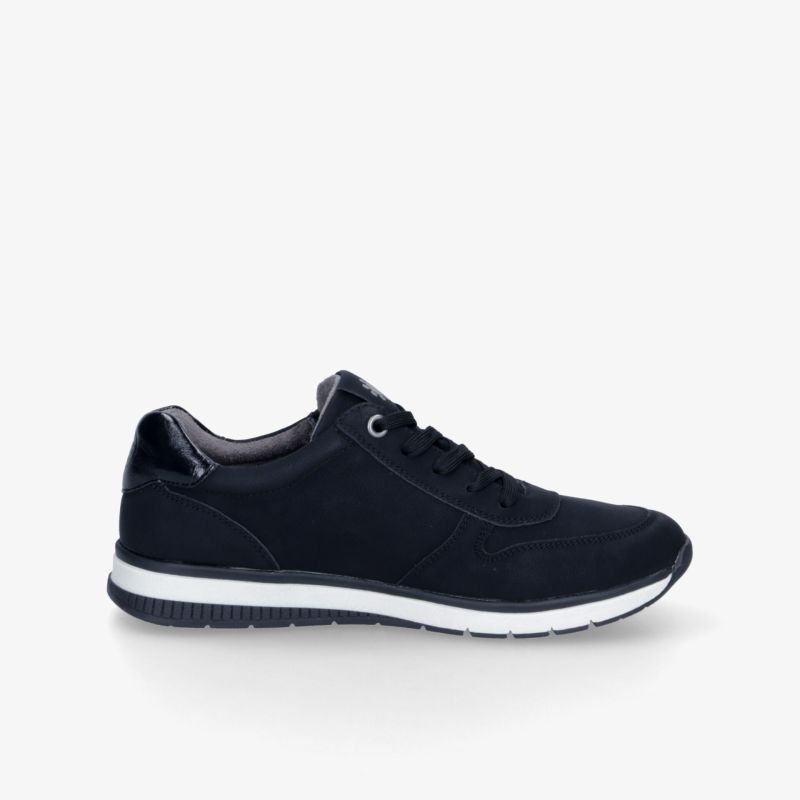 Schwarzer Sneaker seitlich, sportlich und bequem mit flexibler, leicht profilierter Sohle für optimalen Tragekomfort