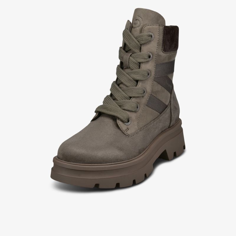 Schlichter, robuster Schnürstiefel mit profilierter Sohle und komfortabler Passform für vielseitigen Outdoor-Einsatz