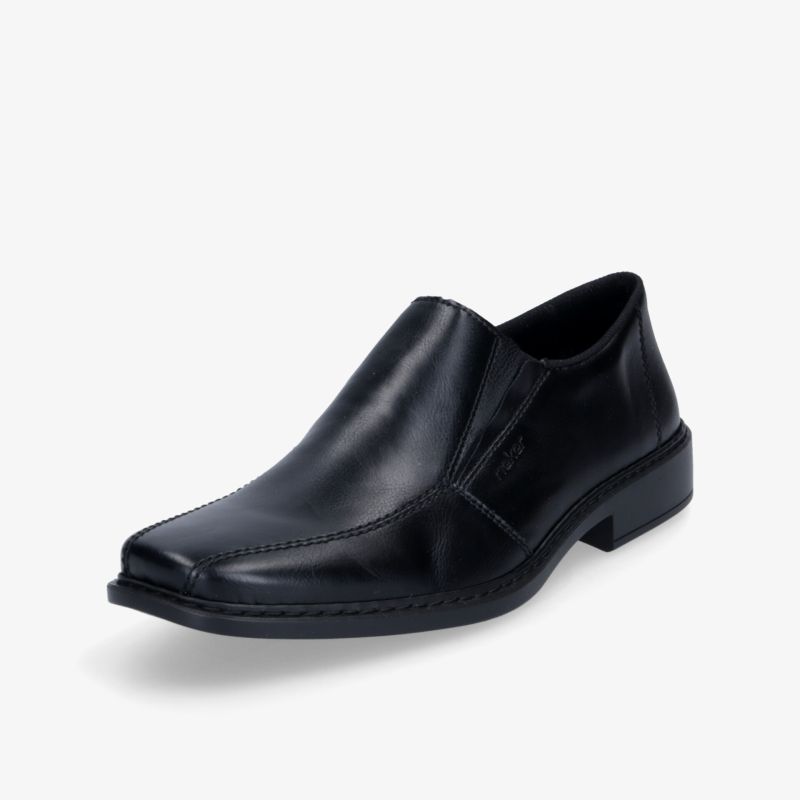 Eleganter schwarzer Slip-On Schuh aus Leder mit glatter Oberfläche und raffinierter Naht für formellen Stil