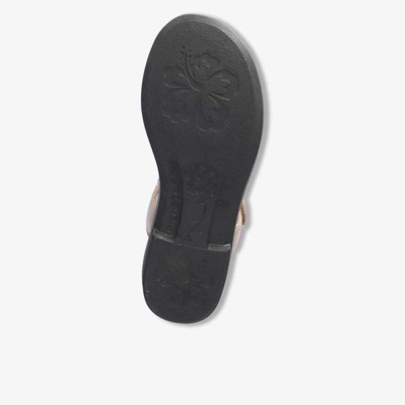 Detailansicht einer robusten, rutschfesten und flexiblen Schuhsohle mit gutem Profil und hoher Trittsicherheit