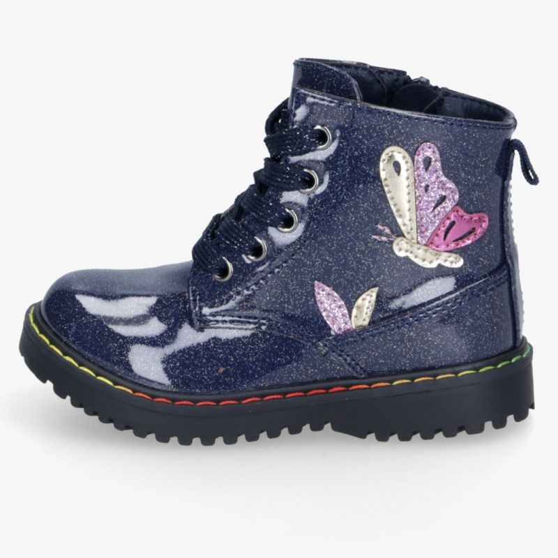 Glänzende robuste Stiefelette mit farbenfrohen Schmetterlingsapplikationen und profilierter Sohle für hohen Tragekomfort