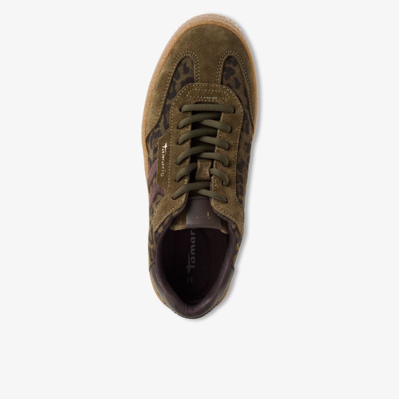 Sportlicher brauner Lederschuh mit bequemen Schnürsenkeln, ideal für den Alltag