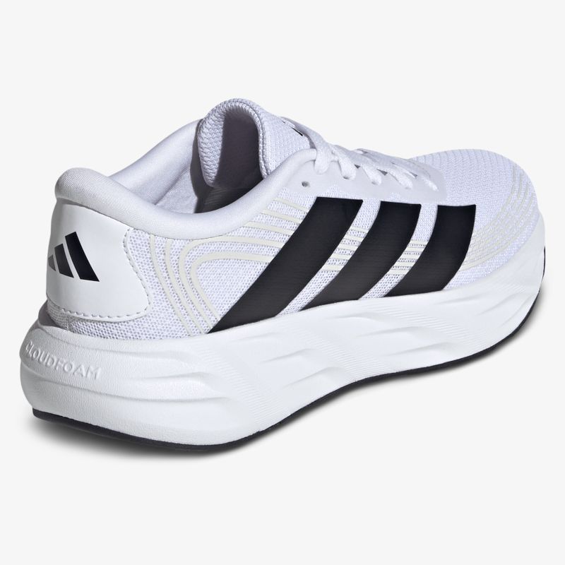 Leichter und atmungsaktiver Sportschuh mit bequemer Passform und moderner Optik, perfekt für laufaktive Tage