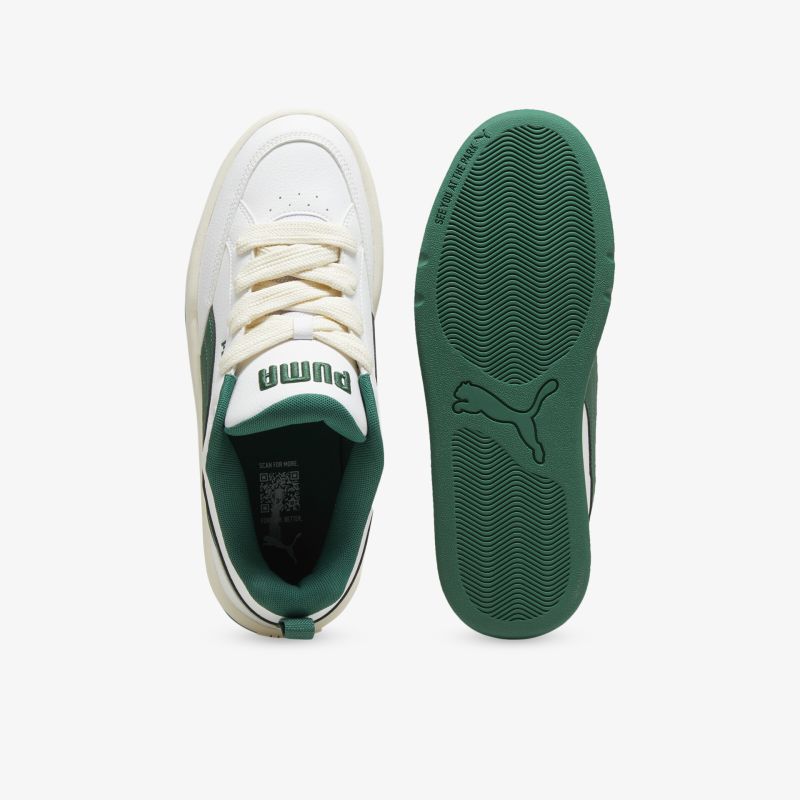 Moderner sportlicher Schuh mit robuster Sohle, stabiler Schnürung und atmungsaktivem Material in ansprechendem Design