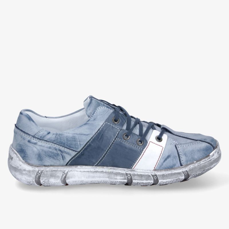 Moderner bequemer Schuh mit flexibler Sohle und sportivem Design, optimal für den Alltag und verschiedenste Aktivitäten