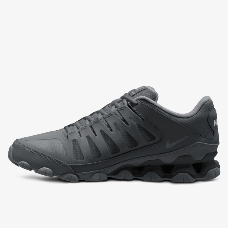 Moderner, dunkler Sportschuh, der Komfort und Stil bietet, perfekt für vielseitige Aktivitäten.