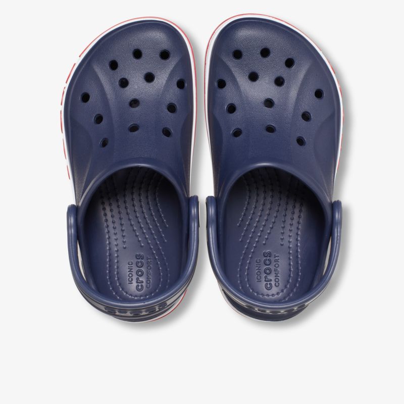 Bequeme blaue Crocs Schuhe mit atmungsaktiven Löchern und rutschfester Sohle in leichter Ausführung