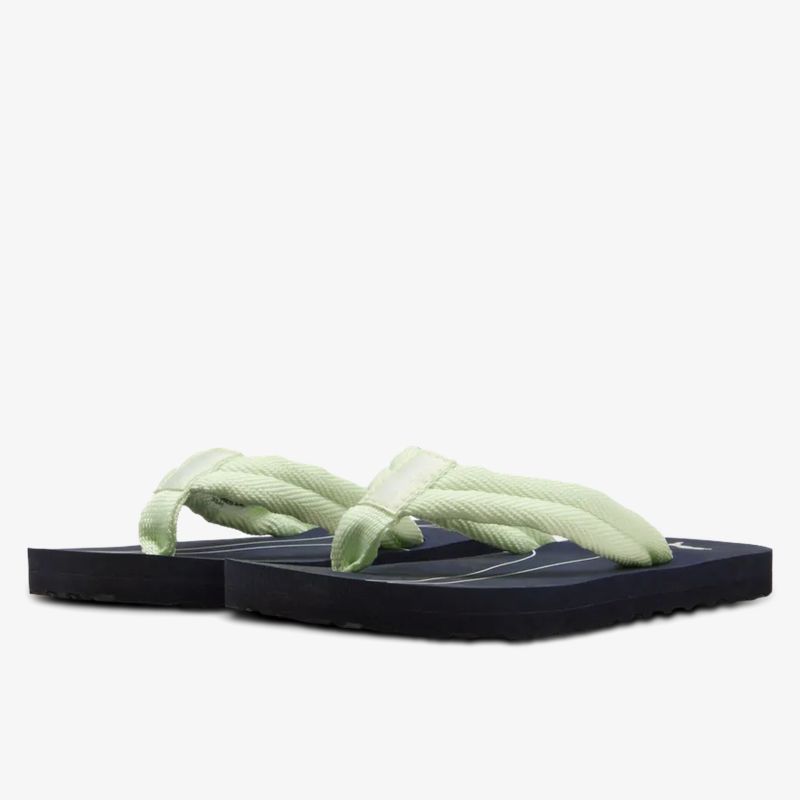 Bequeme leichte Sandalen mit weichen Riemen und rutschfester Sohle für sommerlichen Komfort