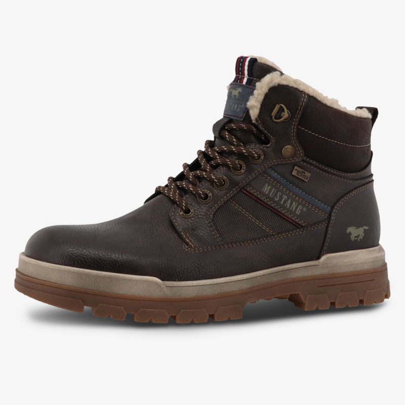Robuster wasserdichter Schuh mit warmer Innenfütterung und profilierter Sohle für sicheren Halt