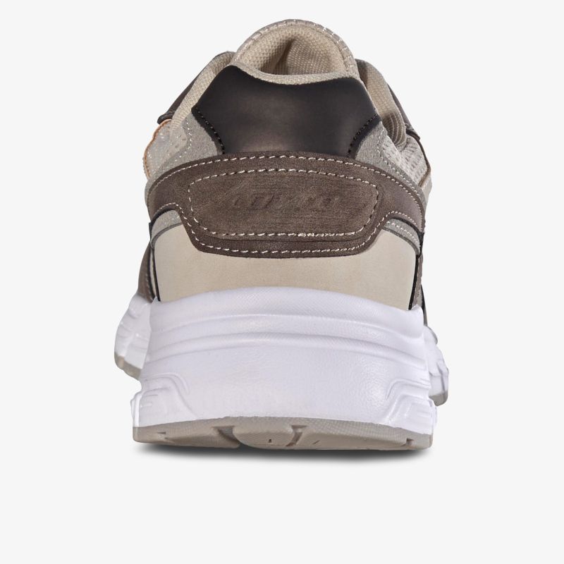 Bequemer Sneaker aus hochwertigem Leder mit stabiler Sohle, ideal für den Alltag.