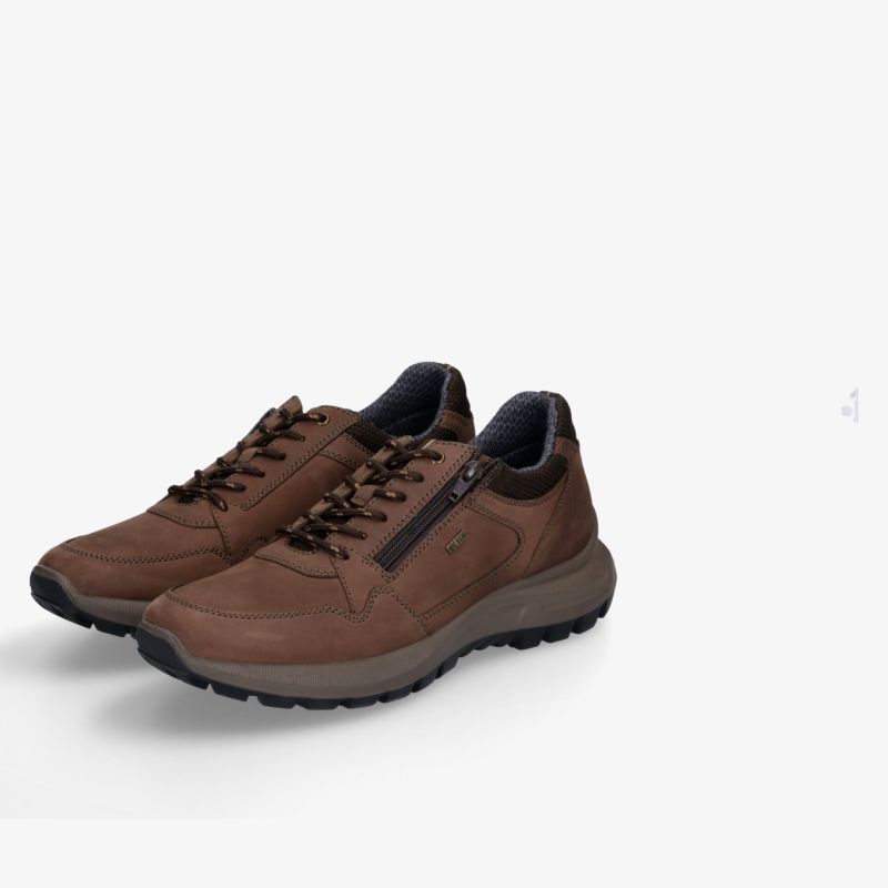Braune Freizeitschuhe mit Schnürsenkeln, gepolstertem Innenraum und flexibler, robuster Sohle im Paar