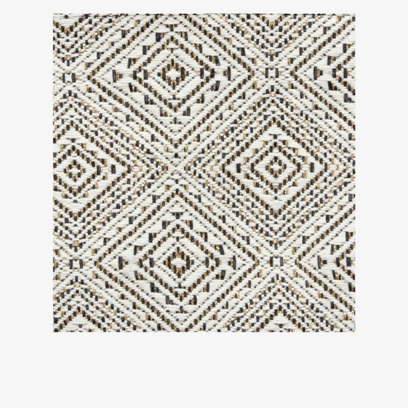 Quadratischer Teppich mit geometrischem Muster in neutralen Farben, robust und langlebig für moderne Wohnräume