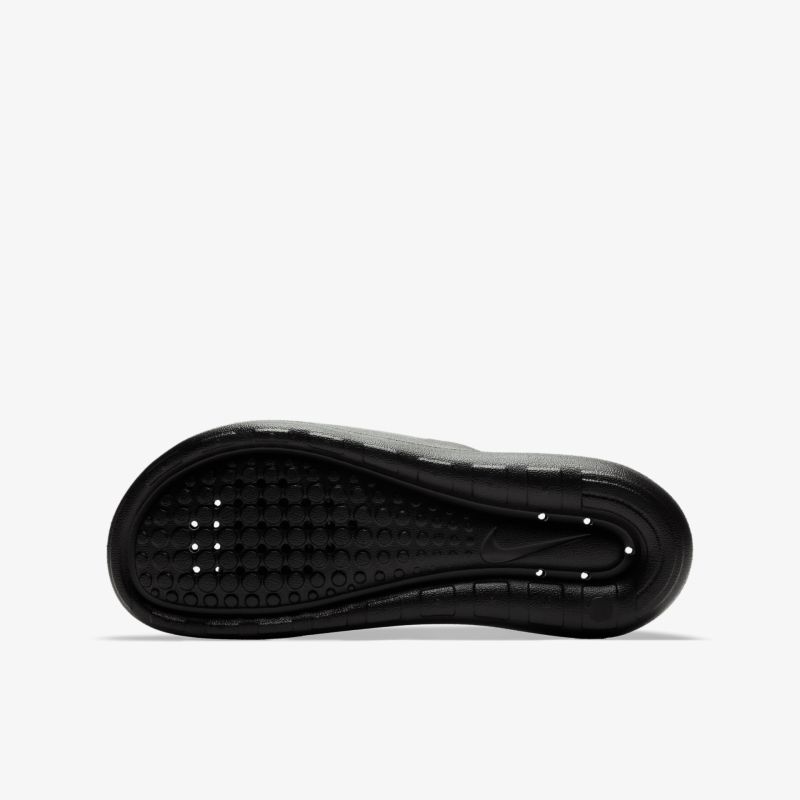 Schwarze Schuhsohle mit rutschfestem Profil, flexiblem Material und hoher Dämpfung für optimalen Komfort und Halt