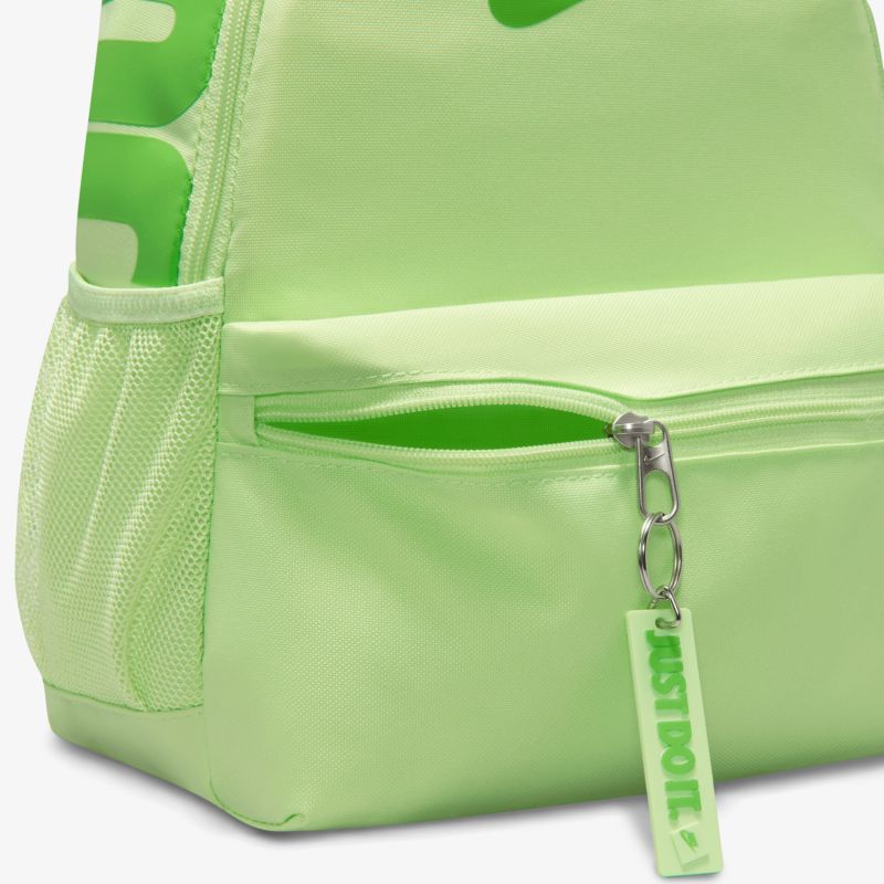 Grüner Rucksack mit praktischem Reißverschluss und stilvollem Design.