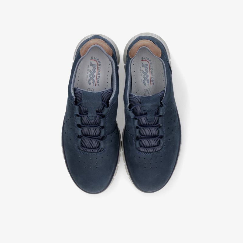 Bequeme sportliche Sneaker aus atmungsaktivem Material mit robuster Schnürung, flexible Sohlen für optimalen Tragekomfort