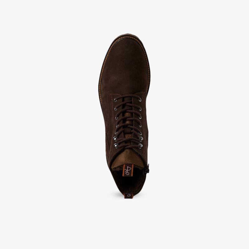 Eleganter dunkelbrauner Lacklederschuh mit klassischem Design und robuster Schnürung, hochwertiges Material und komfortable Passform